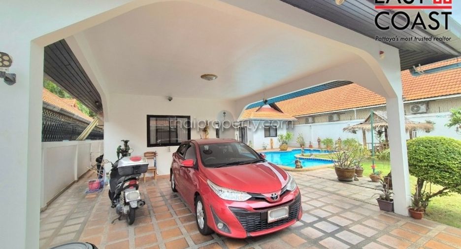 For sale 4 bedrooms house in East Pattaya, Pattaya