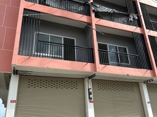 For sale 2 bed townhouse in Mueang Samut Sakhon, Samut Sakhon