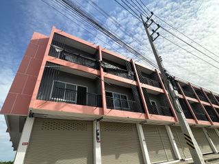 For sale 2 bed townhouse in Mueang Samut Sakhon, Samut Sakhon
