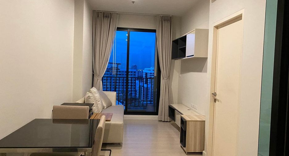 For rent 1 bed condo in Watthana, Bangkok
