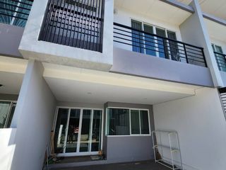 For sale 3 bed townhouse in Bang Khae, Bangkok