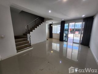 For sale 3 bed townhouse in Bang Khae, Bangkok