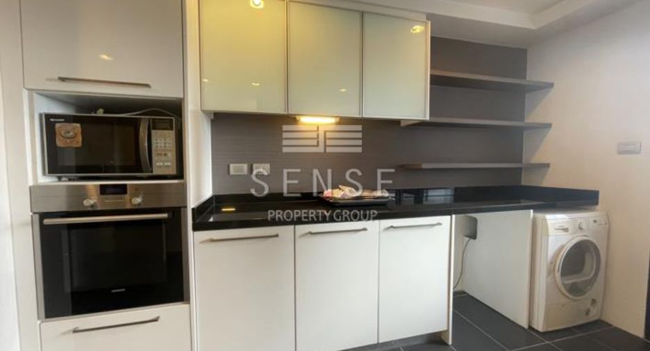 For rent 3 bedrooms condo in Khlong Toei, Bangkok
