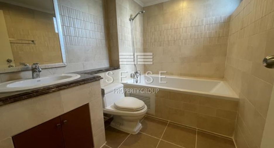 For rent 3 bedrooms condo in Khlong Toei, Bangkok