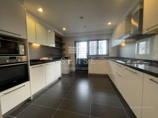 For rent 3 bedrooms condo in Khlong Toei, Bangkok