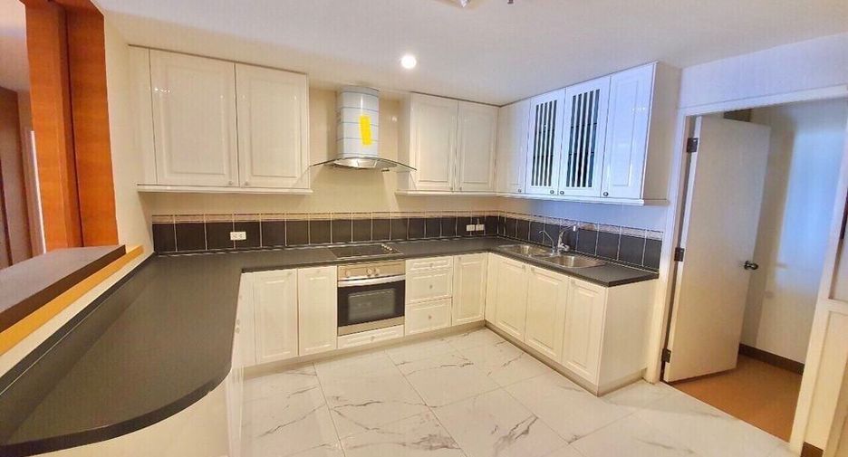For sale 3 bed condo in Mueang Nonthaburi, Nonthaburi