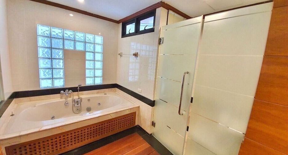 For sale 3 bed condo in Mueang Nonthaburi, Nonthaburi