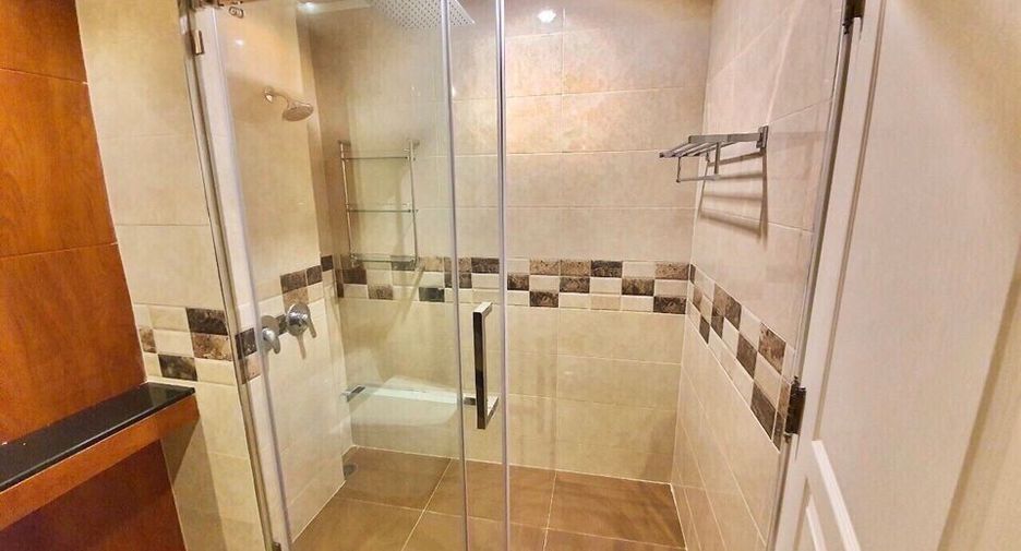 For sale 3 bed condo in Mueang Nonthaburi, Nonthaburi