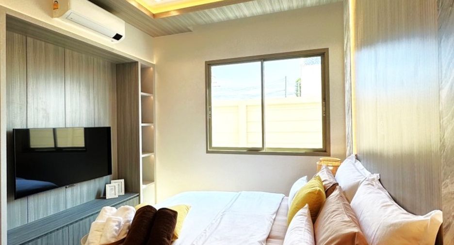 For sale 4 bedrooms house in East Pattaya, Pattaya