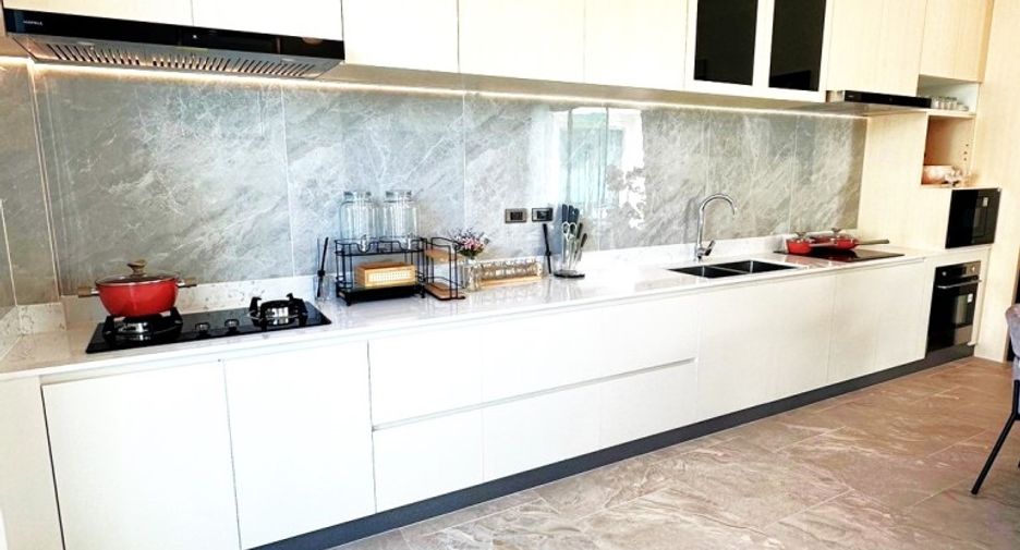 For sale 4 bedrooms house in East Pattaya, Pattaya
