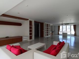 For rent 3 bed apartment in Watthana, Bangkok