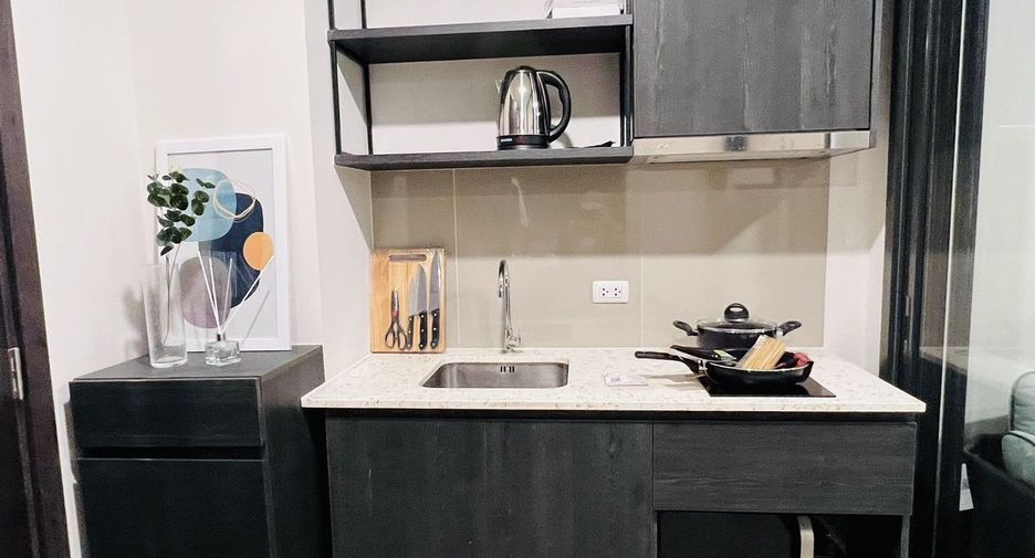 For sale 1 Beds condo in Huai Khwang, Bangkok