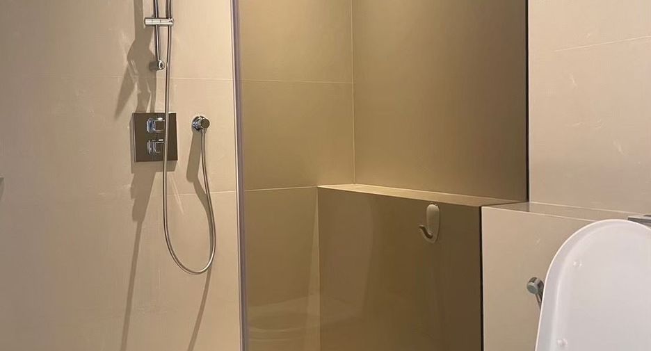 For rent 3 bed condo in Khlong San, Bangkok