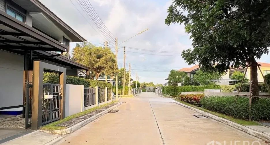 For rent and for sale 4 bedrooms house in Lam Luk Ka, Pathum Thani