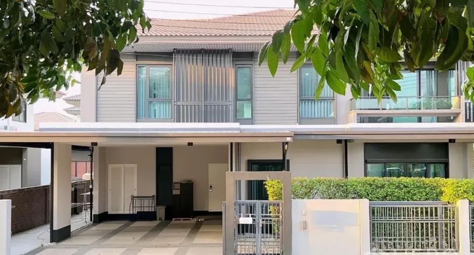 For rent and for sale 4 bedrooms house in Lam Luk Ka, Pathum Thani