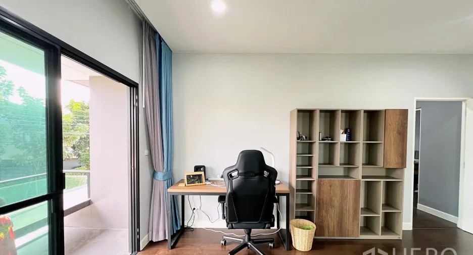 For rent and for sale 4 bedrooms house in Lam Luk Ka, Pathum Thani