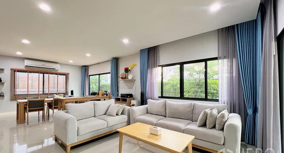 For rent and for sale 4 bedrooms house in Lam Luk Ka, Pathum Thani