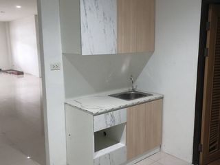 For rent and for sale 6 bed office in Yan Nawa, Bangkok