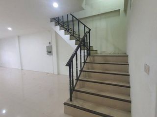For rent and for sale 6 bed office in Yan Nawa, Bangkok
