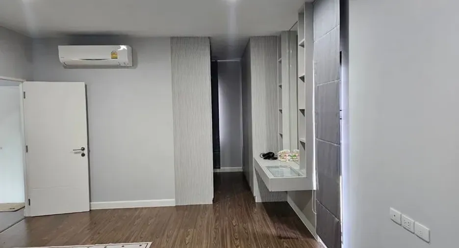 Haus zur Miete und zum Kauf mit 4 Zimmer in Lam Luk Ka, Pathum Thani