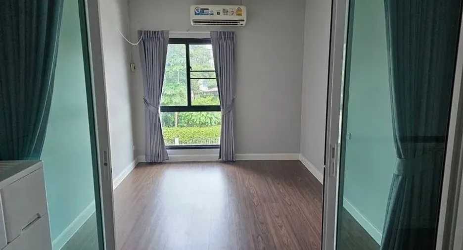 Haus zur Miete und zum Kauf mit 4 Zimmer in Lam Luk Ka, Pathum Thani