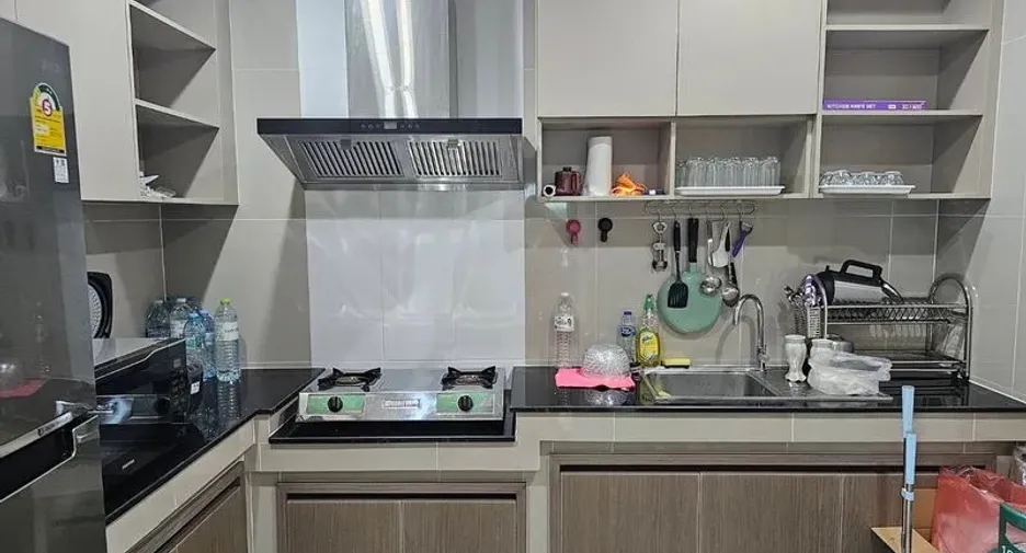 Haus zur Miete und zum Kauf mit 4 Zimmer in Lam Luk Ka, Pathum Thani