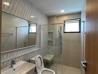 For rent and for sale 4 bed house in Huai Khwang, Bangkok