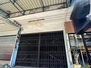 For sale retail Space in Phra Khanong, Bangkok