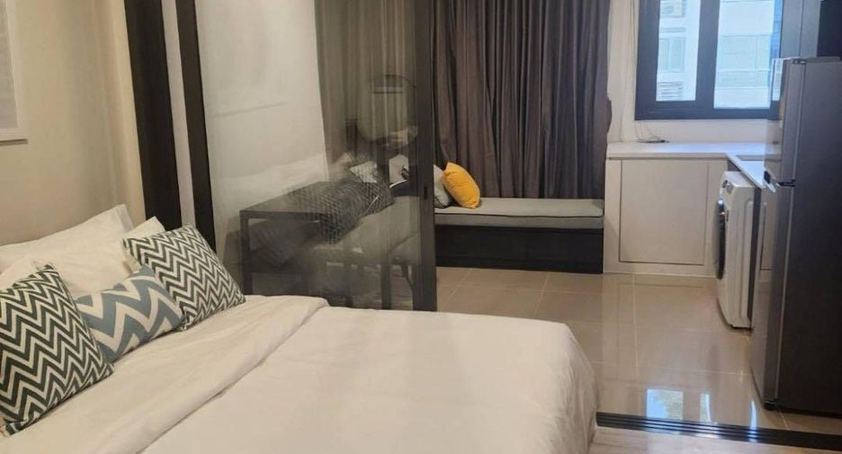For sale 1 bed condo in Huai Khwang, Bangkok