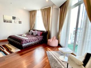 For sale 5 bed condo in Huai Khwang, Bangkok