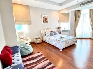 For sale 5 bed condo in Huai Khwang, Bangkok