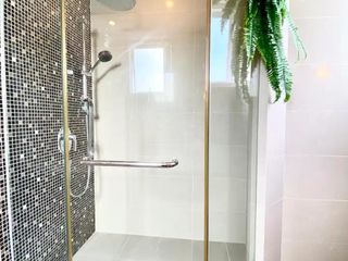 For sale 5 bed condo in Huai Khwang, Bangkok