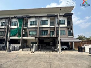 For sale 3 bed townhouse in Lam Luk Ka, Pathum Thani