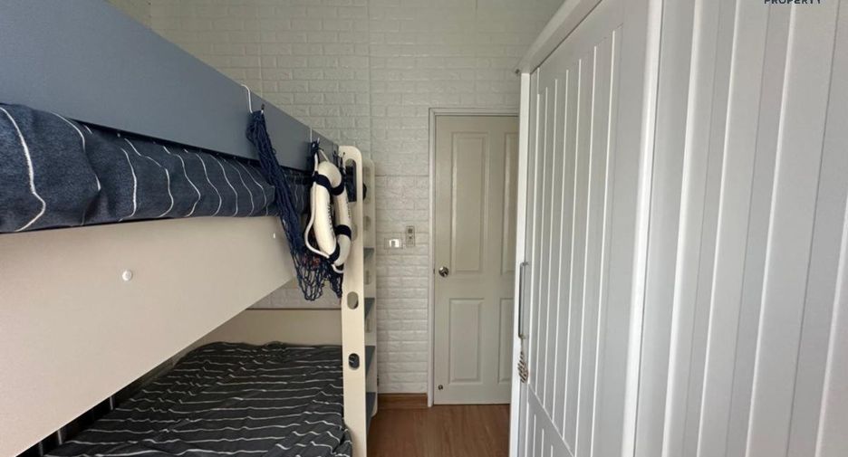 For sale 4 bed townhouse in Mueang Samut Sakhon, Samut Sakhon