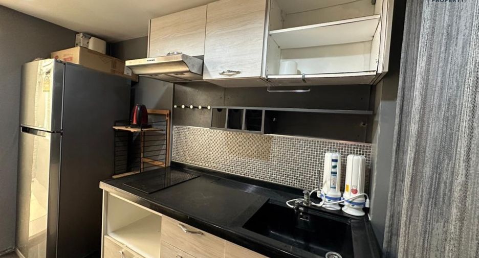 For sale 4 bed townhouse in Mueang Samut Sakhon, Samut Sakhon