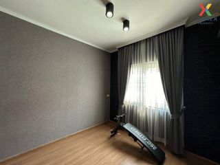 For sale 4 bed townhouse in Mueang Samut Sakhon, Samut Sakhon