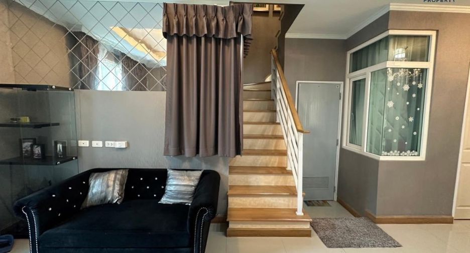 For sale 4 bed townhouse in Mueang Samut Sakhon, Samut Sakhon