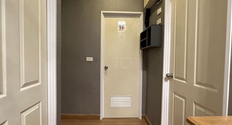 For sale 4 bed townhouse in Mueang Samut Sakhon, Samut Sakhon