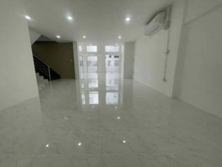 For sale office in Wang Thonglang, Bangkok