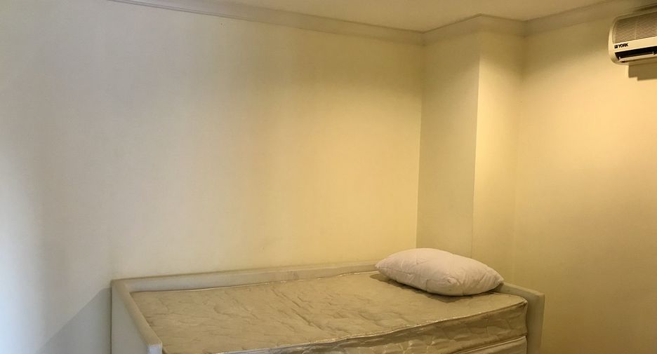 À vendre 3 chambres condo à Watthana, Bangkok