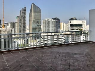 À vendre 3 chambres condo à Watthana, Bangkok