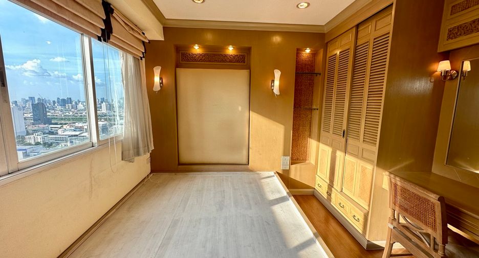 À vendre 3 chambres condo à Watthana, Bangkok