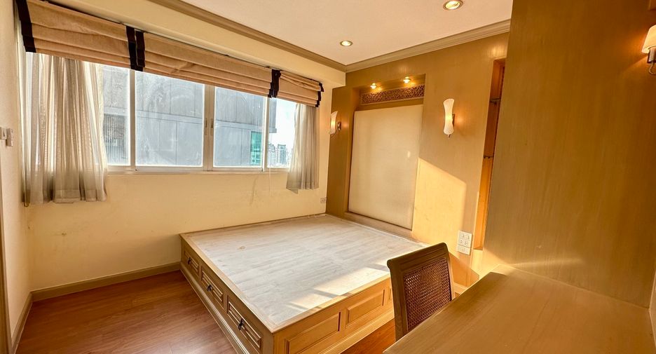 À vendre 3 chambres condo à Watthana, Bangkok
