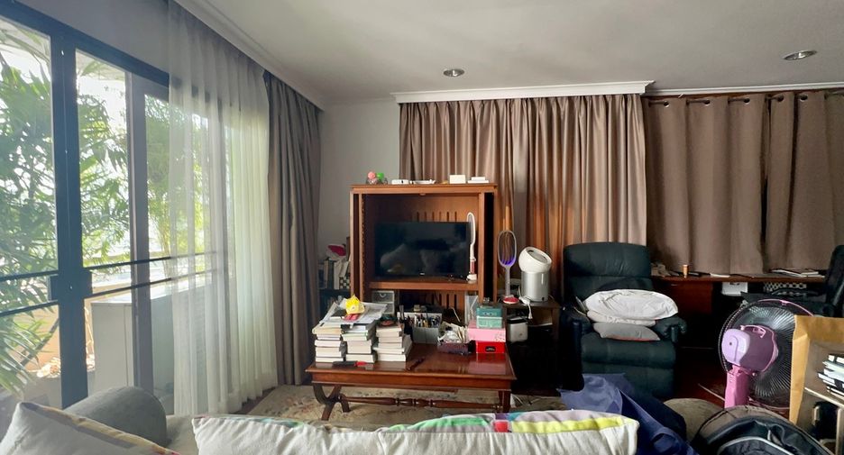 For sale 3 bed condo in Watthana, Bangkok
