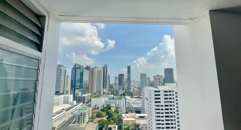 For sale 3 bed condo in Watthana, Bangkok
