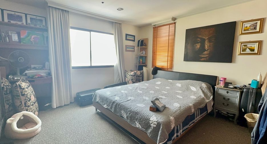 For sale 3 bed condo in Watthana, Bangkok