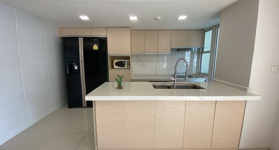À vendre 3 chambres condo à Watthana, Bangkok