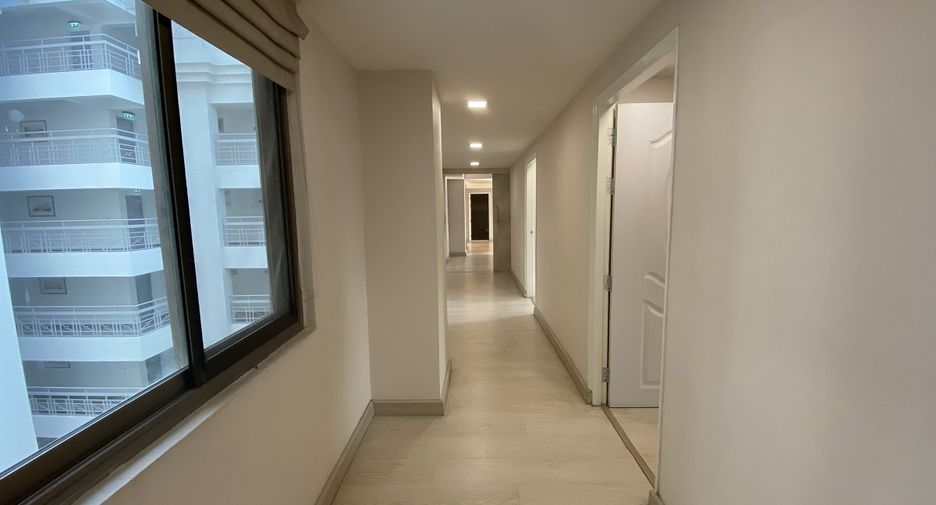 À vendre 3 chambres condo à Watthana, Bangkok