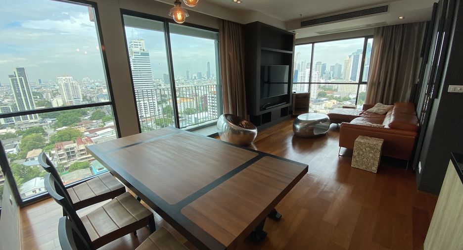 For sale 2 bedrooms condo in Yan Nawa, Bangkok