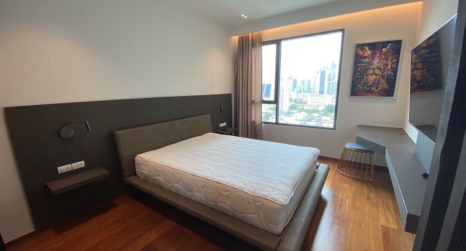 For sale 2 bedrooms condo in Yan Nawa, Bangkok
